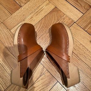 Barely worn size 36 Hasbeens.  Medium brown, low heel.